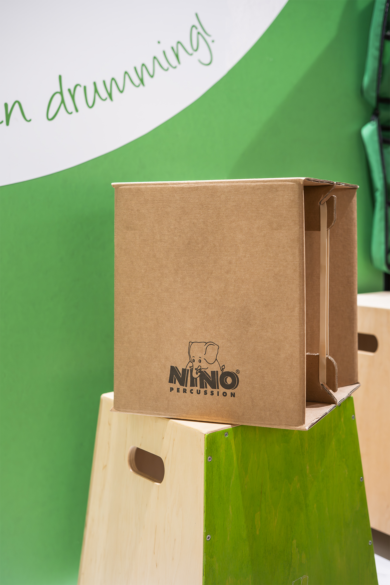 Cajon2Go – Cardboard Cajon faltbar